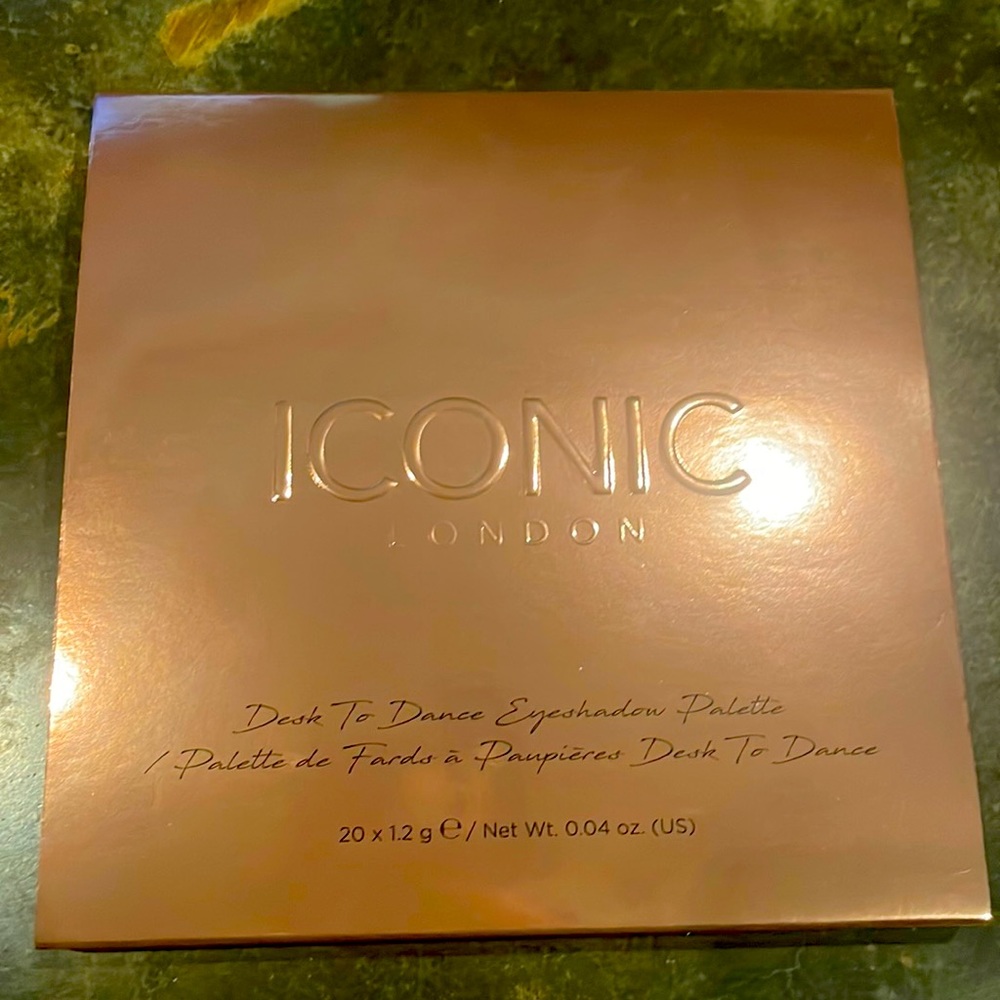 Iconic London Dusk to Dance eyeshadow palette